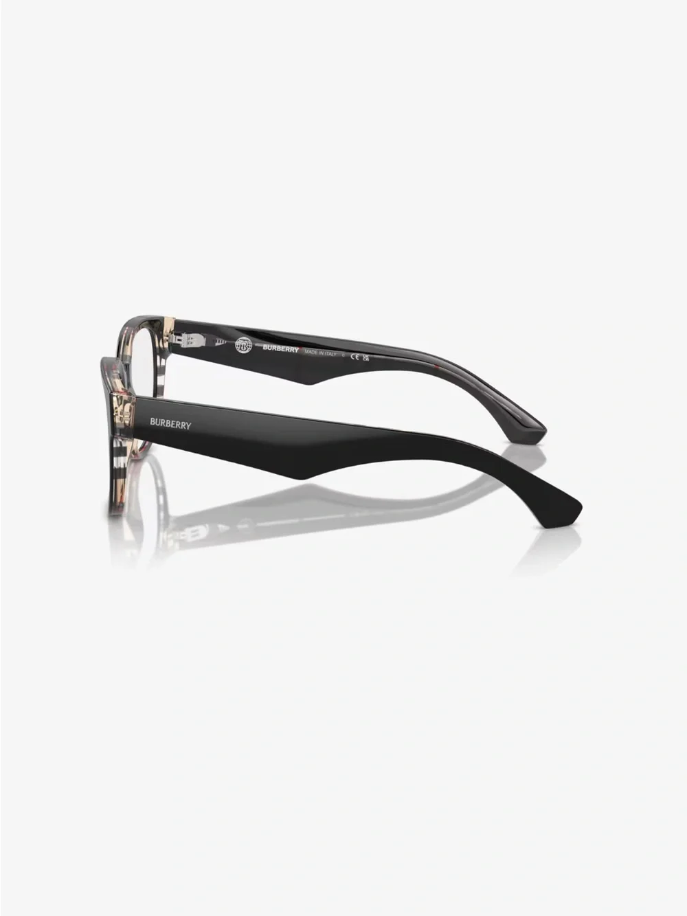 Burberry sleek phantos